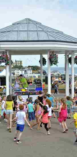 Broadstairs bandstand (L).JPG